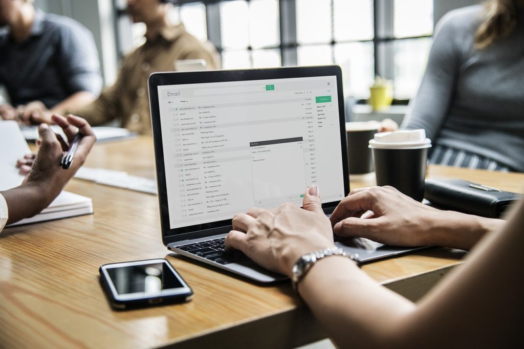 What matters the most when selling photos online?